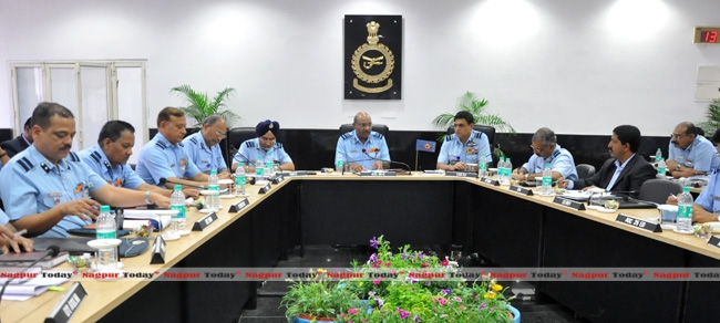 Air Mshl P Kanakaraj AOC-in-C addressing to the Commanders during the concluding session of the commanders' conference on 06 Mar 14