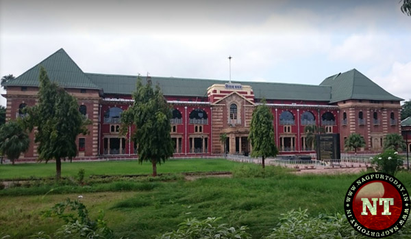 Nagpur Assembly Session MLA Asif Sheikh Stages Protest Against Note 