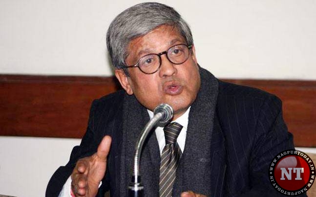 Sonia condoles death of journalist Dileep Padgaonkar
