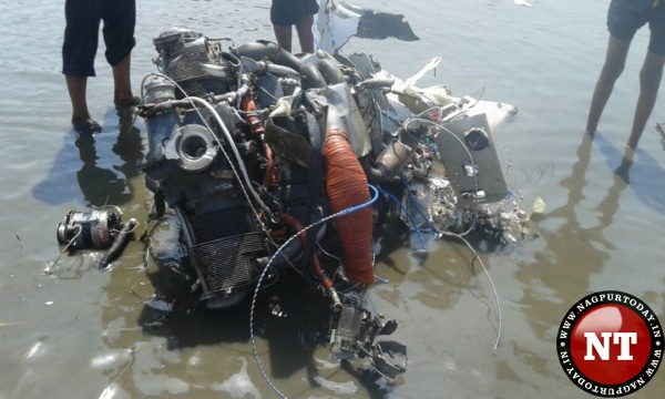 Trainer aircraft crashes on Maharashtra-MP border, 2 killed - See pics Trainer aircraft crashes on Maharashtra-MP border, 2 killed - See pics