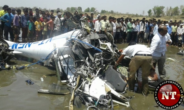 Trainer aircraft crashes on Maharashtra-MP border, 2 killed - See pics Trainer aircraft crashes on Maharashtra-MP border, 2 killed - See pics