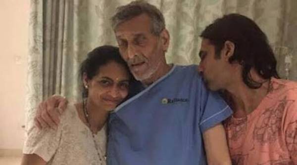 Vinod Khanna's 'pale' hospital pic goes viral