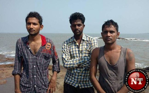 Lifeguard rescues 3 men at Aksa beach