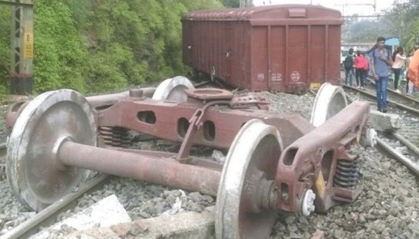 High-speed passenger train derails in Indian capital
