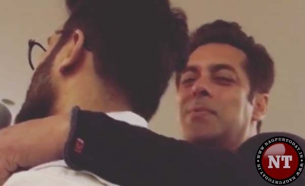 Salman Khan Sings
