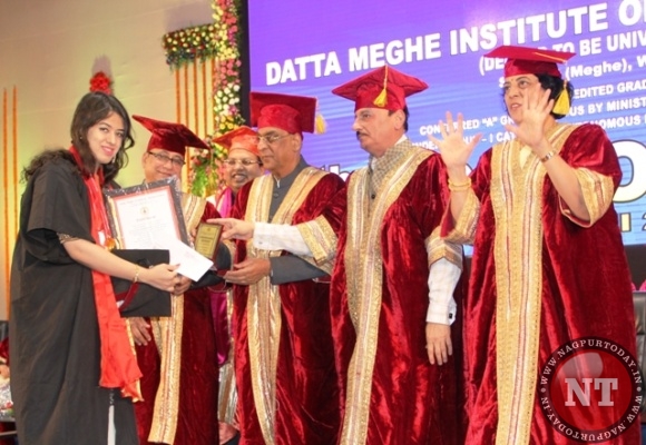 9th Convocation - Ritika Tripathi (8 Gold Medal)