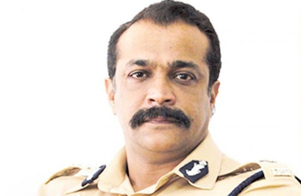 IPS Officer Himanshu Roy Commits Suicide