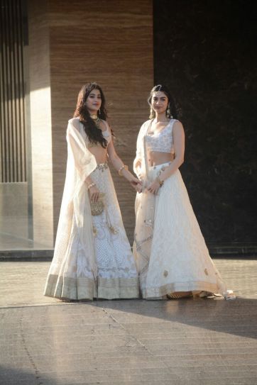 Sisters Khushi and Jahnvi looked regal in outfits paired with heavy jewellery.