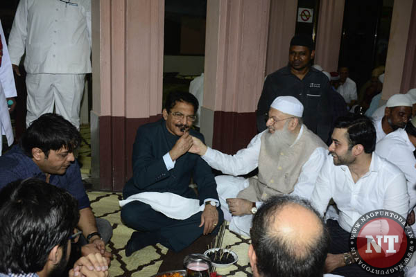 Maharashtra Governor participates in Ramzan Ifter in Mumbai 