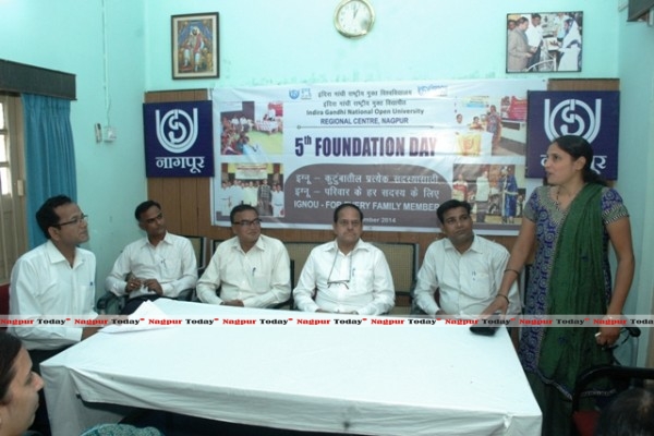 SmtBaladevisharingherexperiencesattheIGNOUs5thFoundationDay.-600x400.jpg