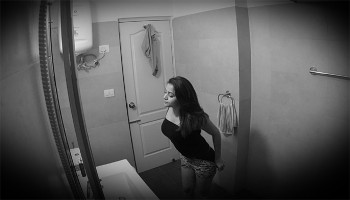 Hottest ever bathroom MMS of a girl goes viral with 'Mind Changing