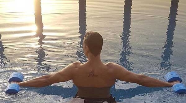 Akshay Kumar Shares Cool Summer Workout Gyming With Swimming