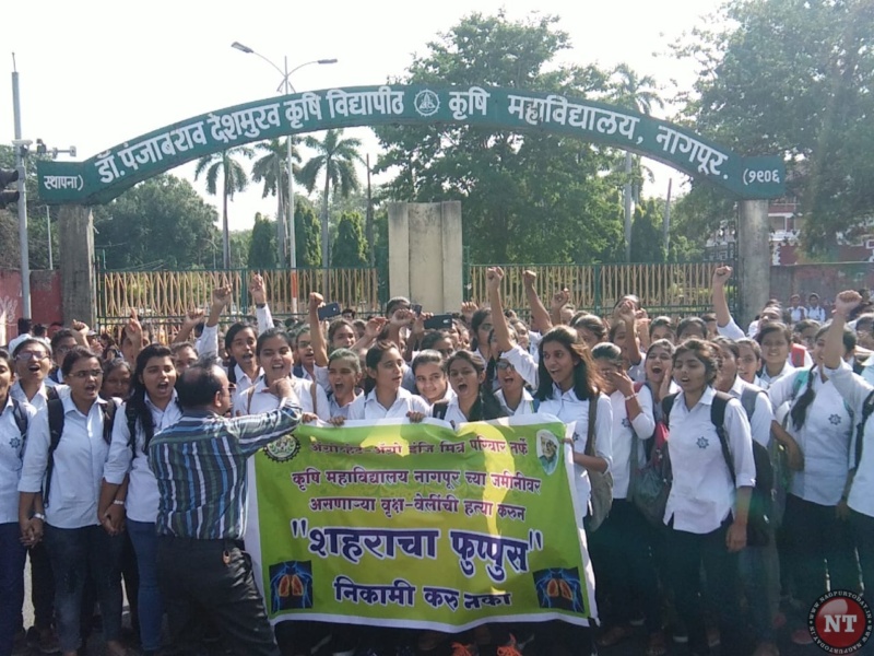 Students hit streets to save Agriculture College land in city