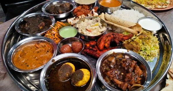 City's Biggest Thali That Encompasses The World Of Cuisine! - Nagpur