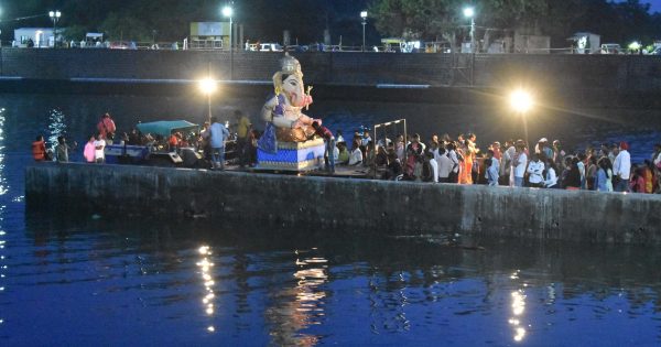 In Pic : Nagpur bid adieu to Ganpati Bappa Nagpur Today : Nagpur News