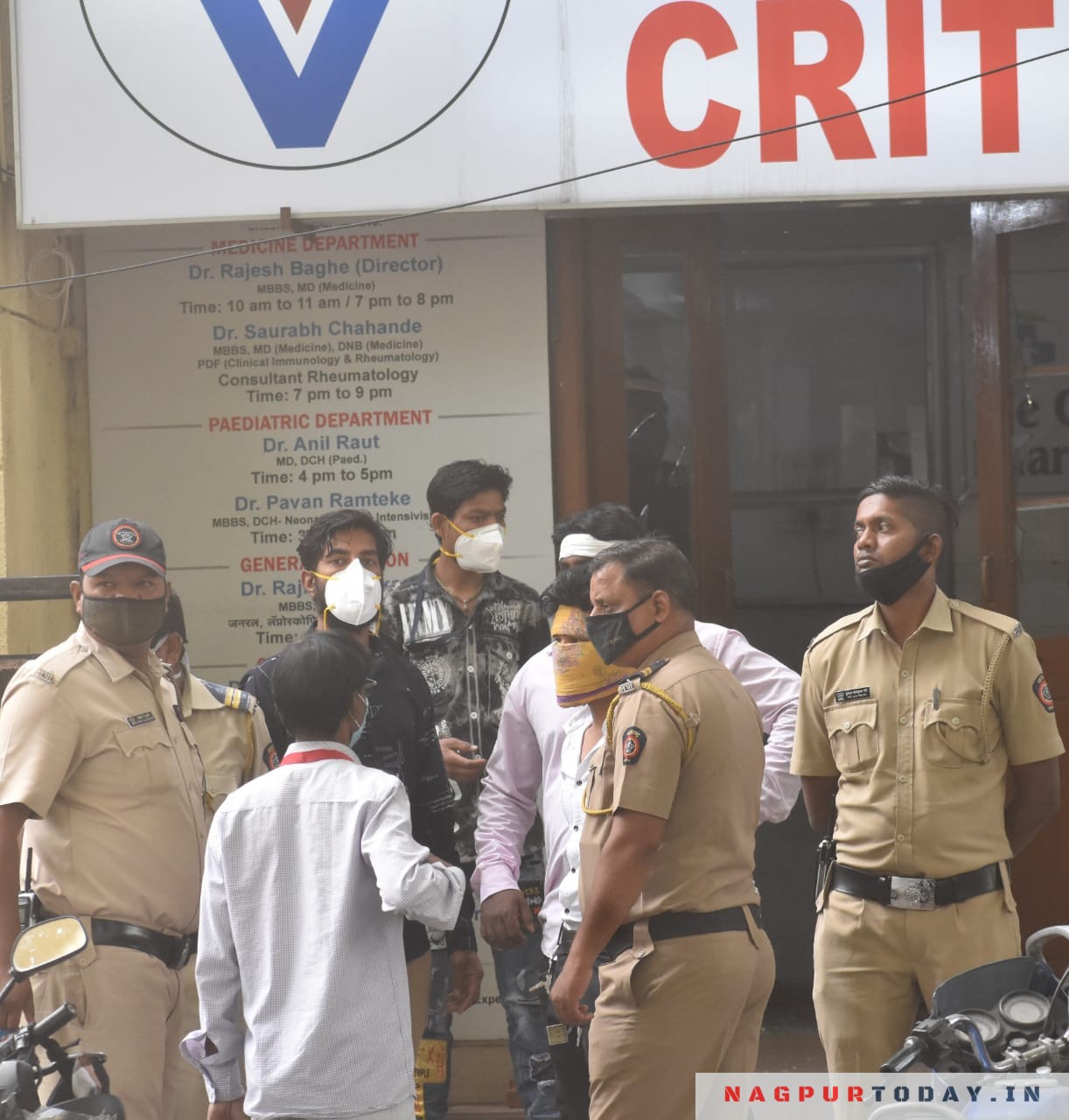 Video: Relatives of dead Covid patient vandalise Venus Critical Care Hospital in Nagpur Nagpur ...
