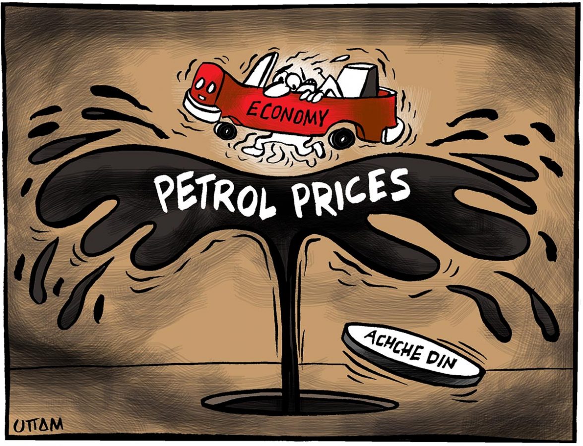 Oil minister blames Cong for skyhigh fuel prices Nagpur Today Nagpur