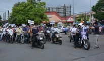 Traders demonstrate strength by organising massive sarkar car & Bike Rally