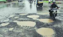 Most of Nagpur roads riddled with potholes, cause of fatal mishaps