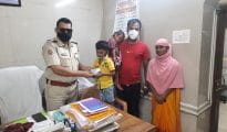 Nagpur Traffic official pays poor auto driver’s fine, who brought his son’s saving for challan