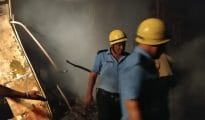 Video: Major fire in Kachipura, 10 establishments gutted, 4 cars destroyed