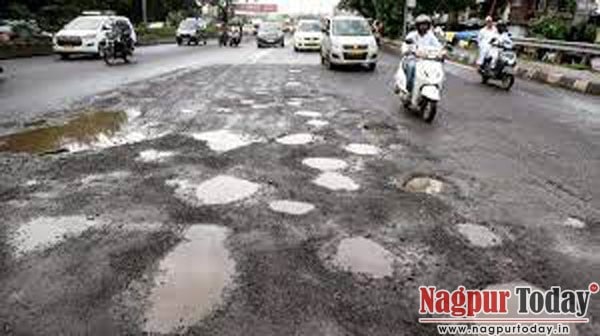 Poor roads in Hingna prove bane for commuters