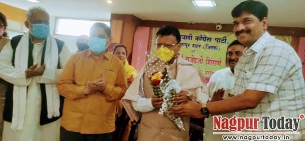 Dr. Rajendra Shingane felicitated by city NCP office bearers 