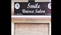 Cops bust sex racket at Smile Unisex Salon in Lakadganj