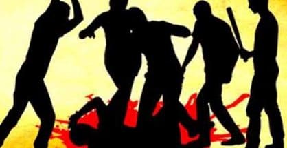 Goons attack man, molest his minor daughter in Nandanvan