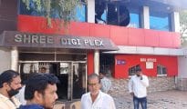 Video: Fire engulfs Shree Talkis in Kamptee, materials worth lakhs gutted