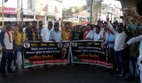 Nagpur: BJP protests against Salman Khurshid, picks up scuffle with cops while burning his effigy