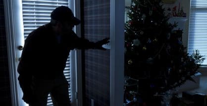 Burglars strike big, booty worth Rs 11 lakh stolen from 3 houses in city