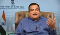 प्रवासी मोटर वाहनांमध्ये आता 6 एअरबॅग अनिवार्य : ना. गडकरी