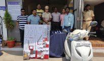 Mankapur cops crack 12 cases of burglary, arrest mastermind