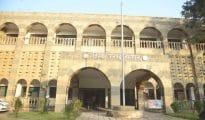 ऑफलाइन मुर्गी वितरण को लेकर सत्तापक्ष-विपक्ष ‘भिड़ंत’