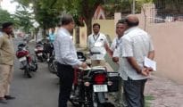 तीन स्वास्थ्य निरीक्षकों को कारण बताओ नोटिस