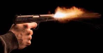 Man opens fire on business partner over money in Mankapur, bullet misses target