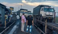 डीटीओ ने की रेलवे साइडिंग में छापेमारी,कोयला से लदे दर्जनो वाहनों की हुई जांच