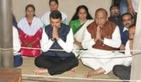 उपमुख्यमंत्री फडणवीस यांची  सेवाग्राममधील बापूकुटीला भेट