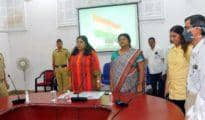 Collective singing of National Anthem at Nagpur Divisional Commissioner’s office