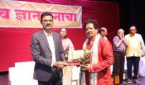 कुलपति डॉ. सुभाष चौधरी ने आचार्य डॉ. प्रशांत गायकवाड़ को किया सम्मानित