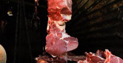 Suspected beef sized from roadside food joint near Nagpur