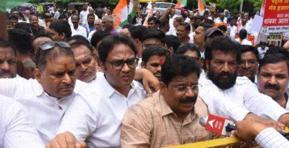 In Pics: Nagpur congress leaders stage protest against inflation, unemployment