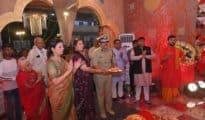 हास्‍यरसाने न्‍हाऊन निघाले रसिक आयटी पार्क परिसरातील नागरिकांनी केली ‘हसते रहो’ साठी गर्दी