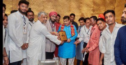 केंद्रीय मंत्री नितिन गडकरी ने किए बापु कुटी में  गणेशजी के दर्शन