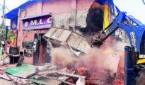 NMC bulldozes new set-up of Muslim Library Canteen at Mominpura