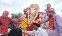 ‘Ganpati Bappa Morya, Pudhchya Varshi Lavkar Ya’: Devotees bid teary farewell to Lord Ganesh