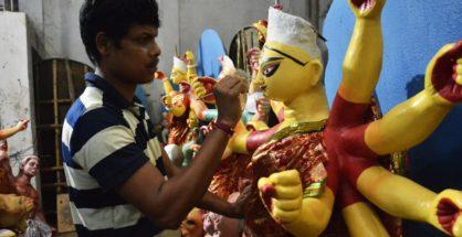 Artisans giving final touches to Goddess Durga idols for Navratri in Nagpur