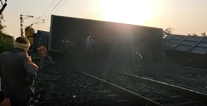 Passengers in lurch as many trains cancelled, diverted as goods train derailed in Nagpur Division