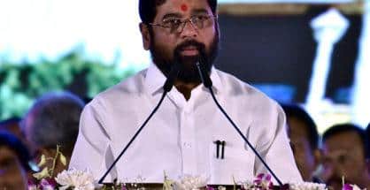 PM assured me big projects will come to Maha: CM